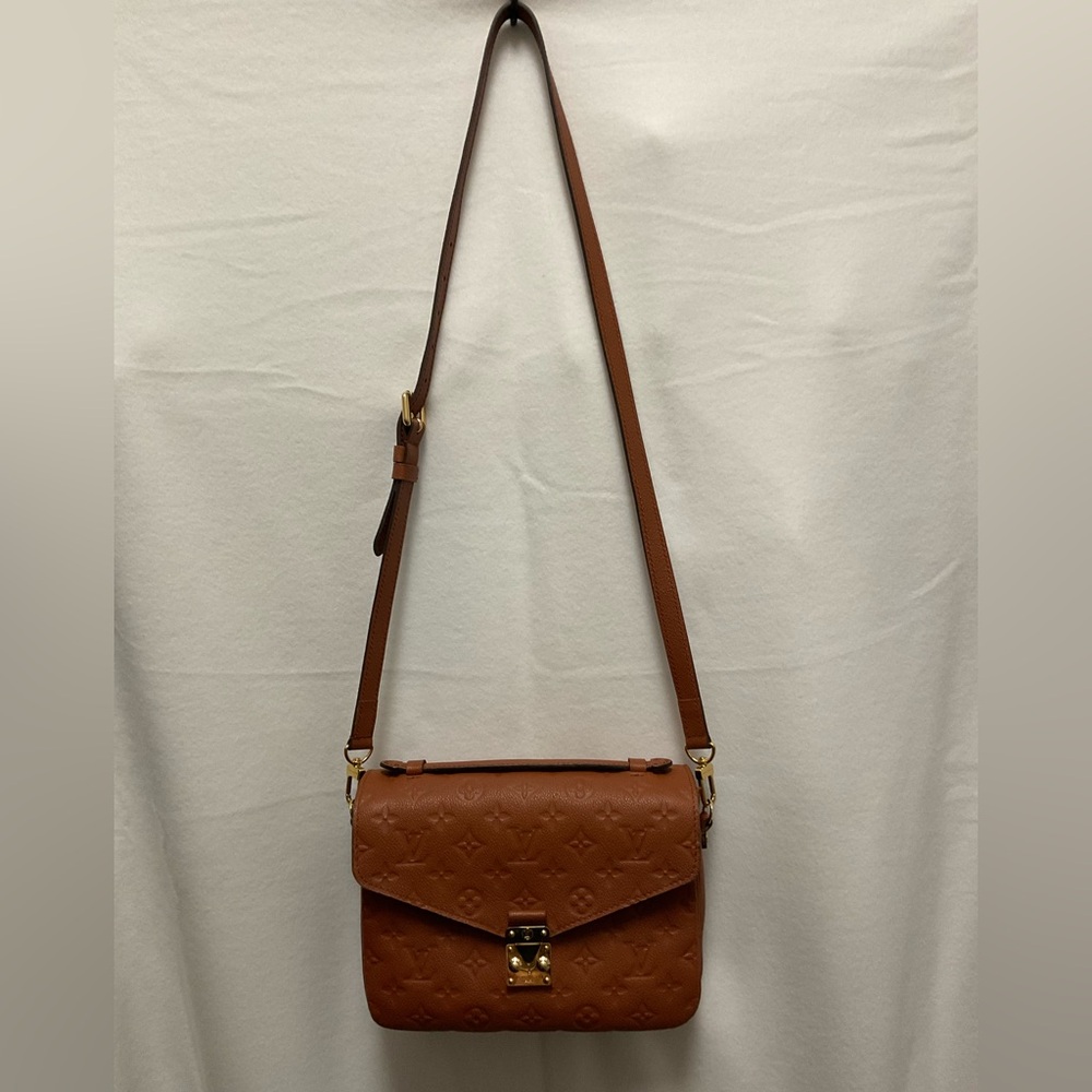 Louis Vuitton Pochette Métis Tan Crossbody Bag - Picture 3 of 16